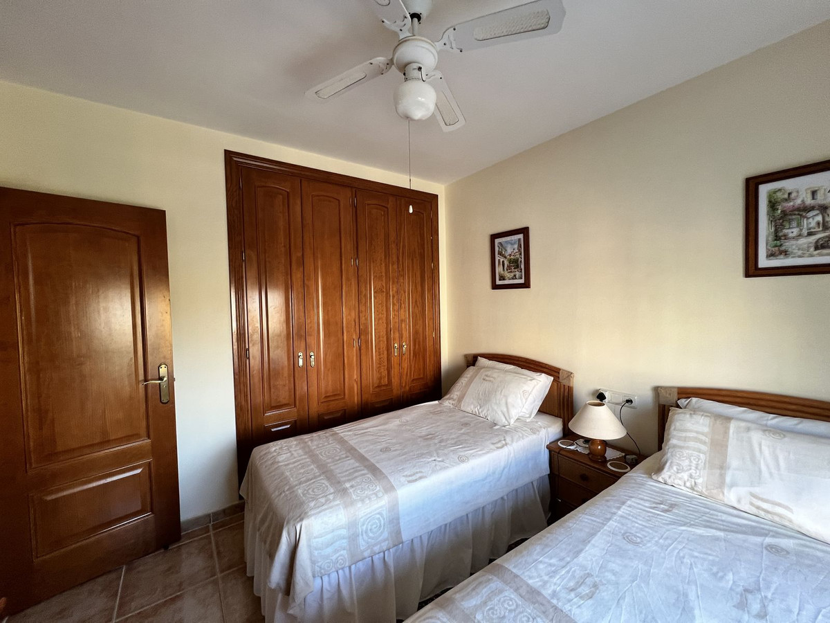 Villa con 3 Dormitorios en Venta Calahonda