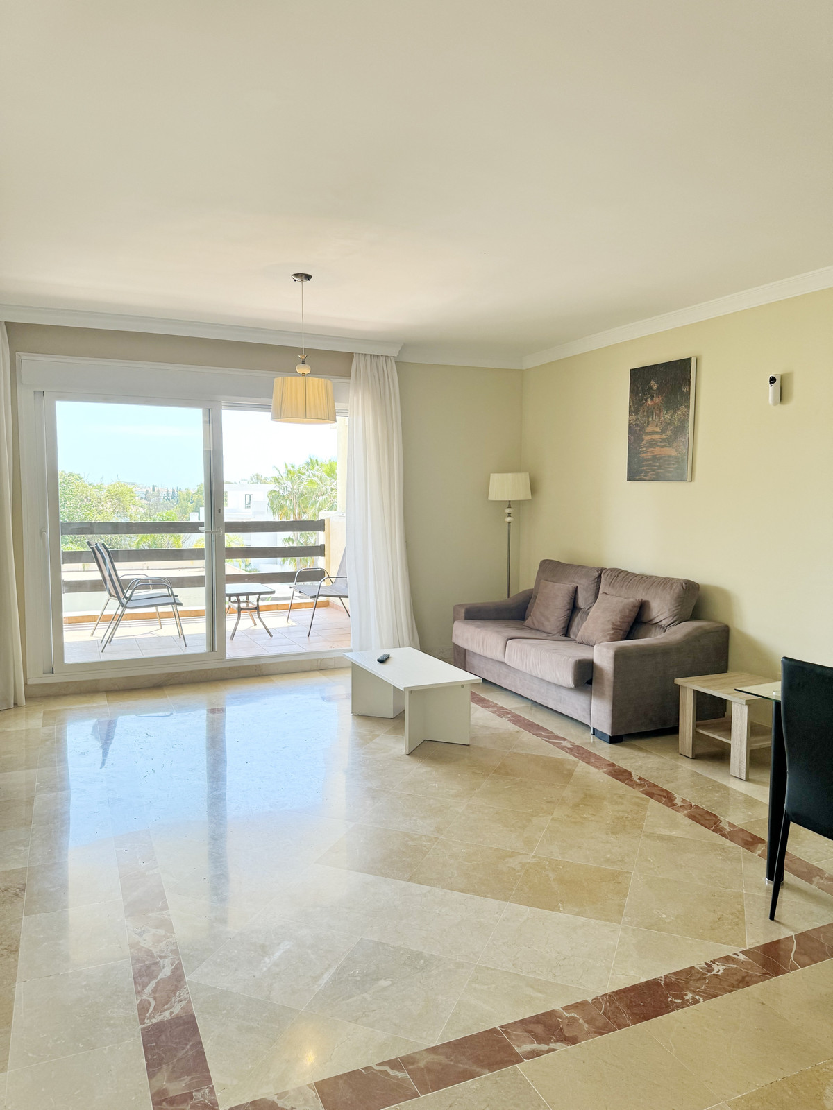 Apartment Middle Floor for sale in El Paraiso, Costa del Sol