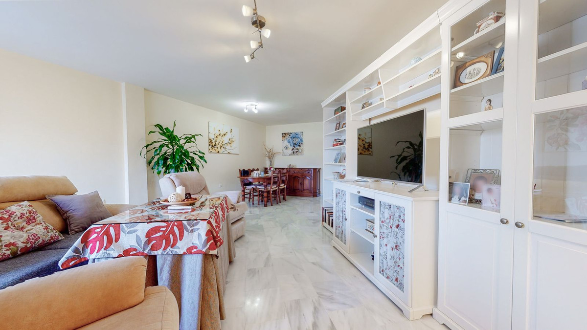 3 Bedroom Middle Floor Apartment For Sale Mijas Costa, Costa del Sol - HP4129921