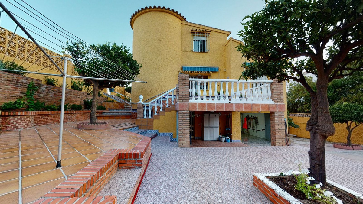 						Villa  Individuelle
													en vente 
																			 à Arroyo de la Miel
					