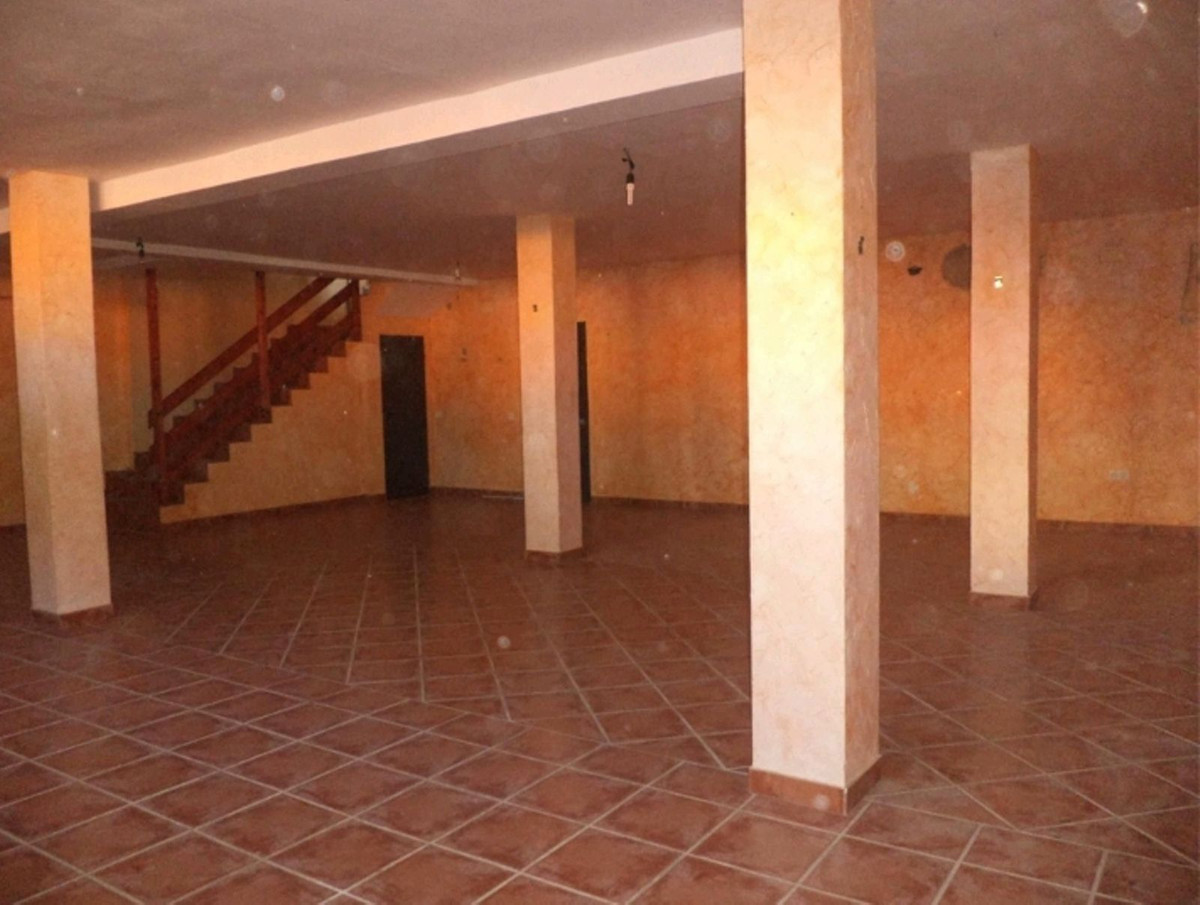 Villa con 5 Dormitorios en Venta Alhaurín de la Torre