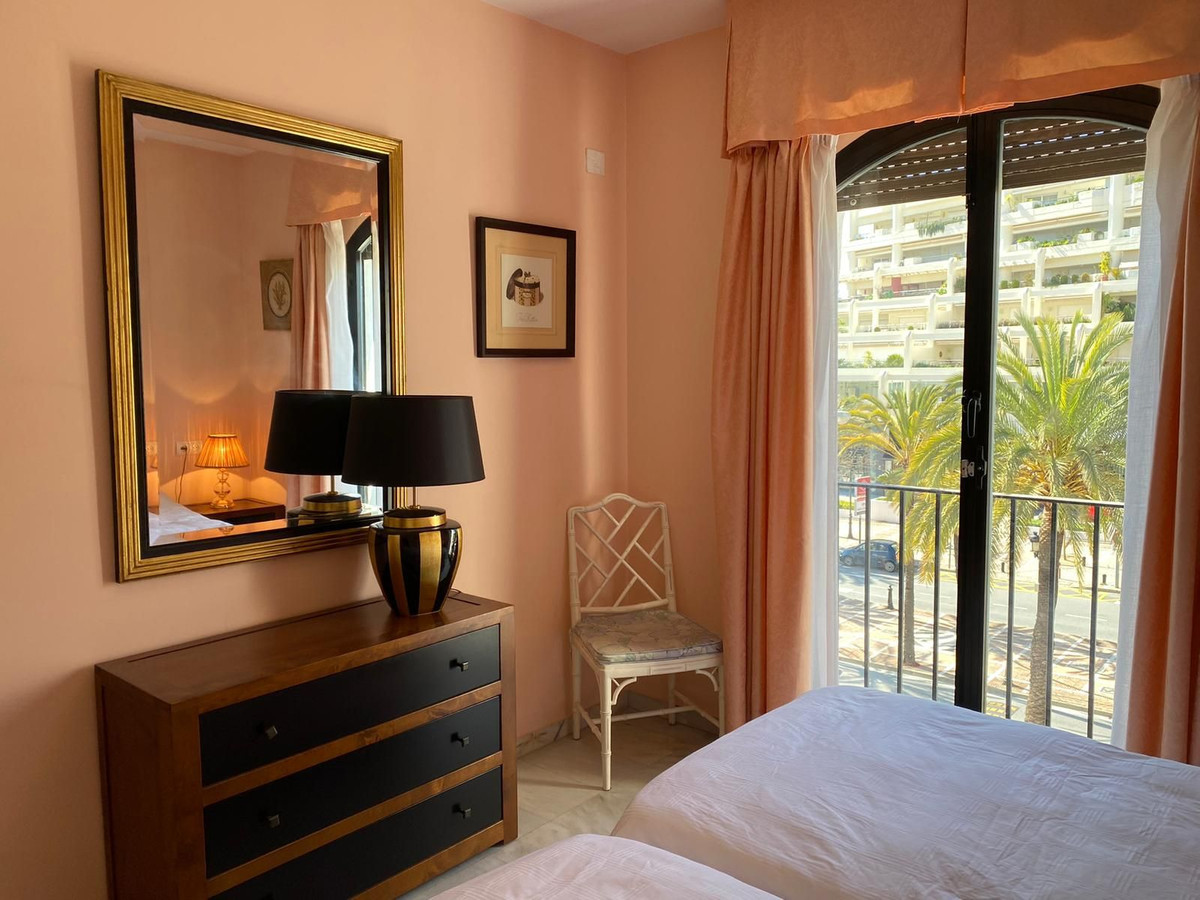 A beautiful two bedrooms apartment located in a gated and exclusive complex of jardines del puerto in the heart of Puerto Banus.