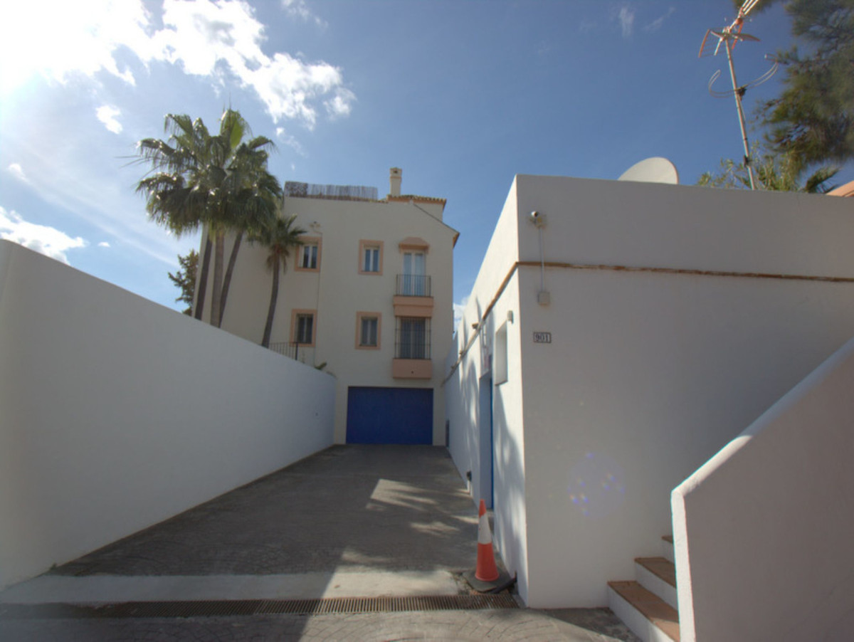 Apartamento Planta Baja en Casares Playa, Costa del Sol
