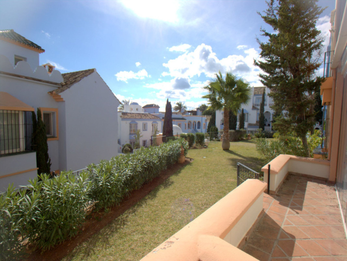 Apartamento Planta Baja en Casares Playa, Costa del Sol
