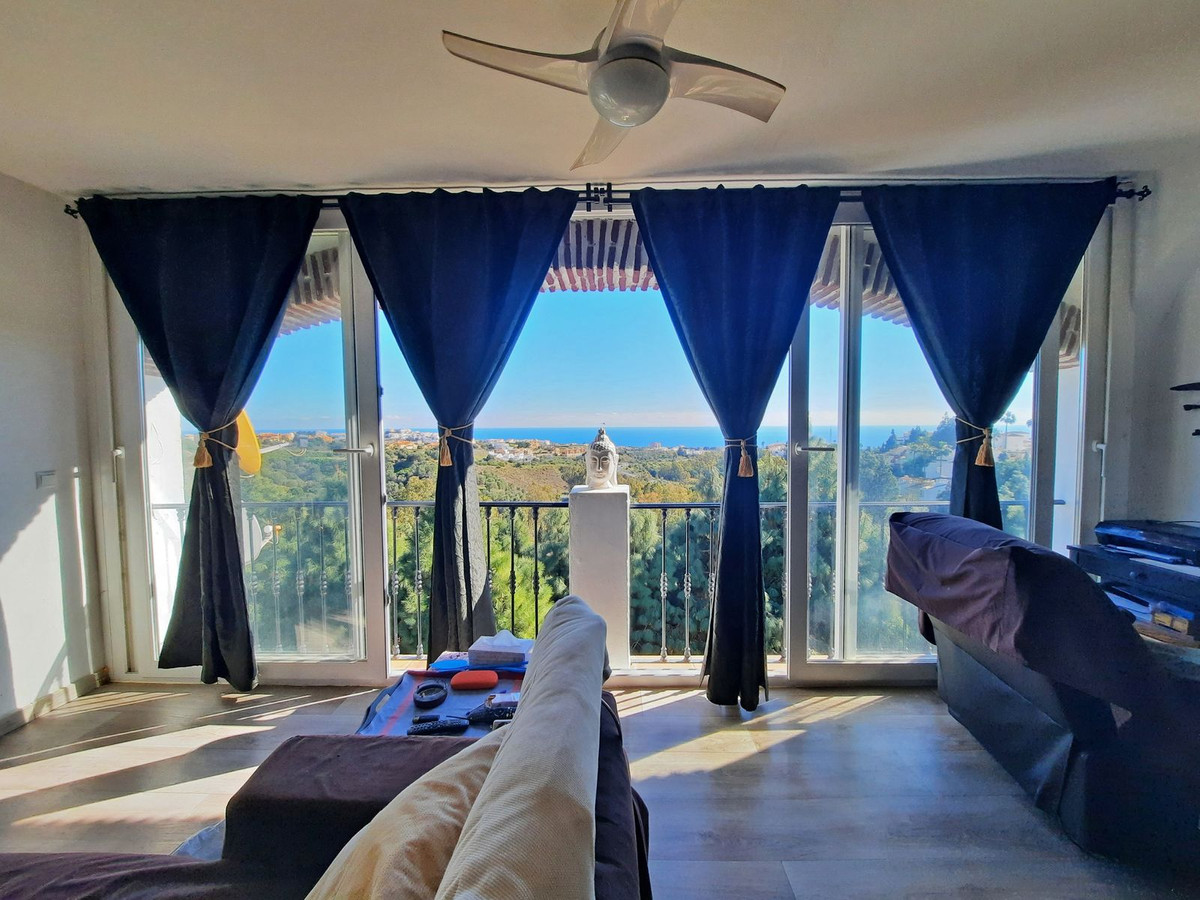 Apartment Penthouse Duplex in Calahonda, Costa del Sol
