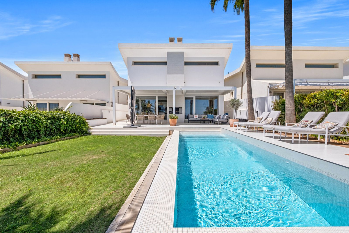 4 bedroom Villa For Sale in Benalmadena, Málaga - thumb 36