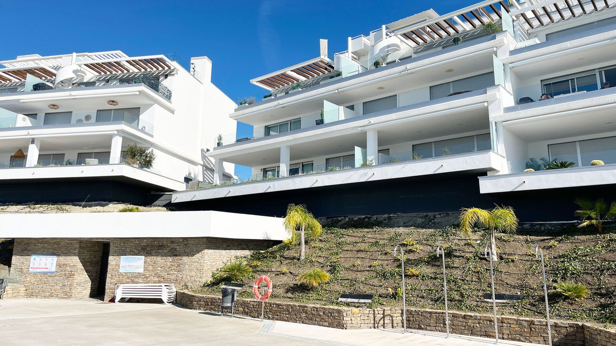 Penthouse for sale in New Golden Mile, Costa del Sol