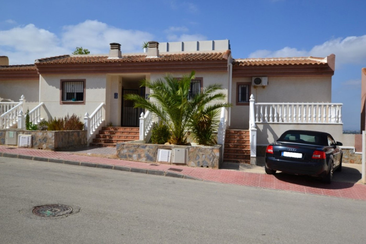 This beautiful two bedroom one bathroom apartment is situated in Ciudad Quesada next to La Marquesa , Spain
