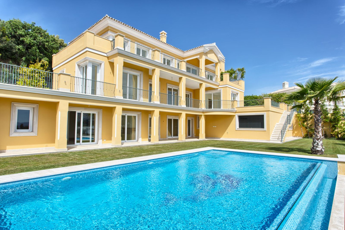 Detached Villa for sale in Benahavís R3575617