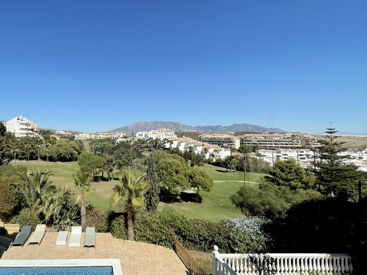 						Villa  Individuelle
													en vente 
																			 à Riviera del Sol
					