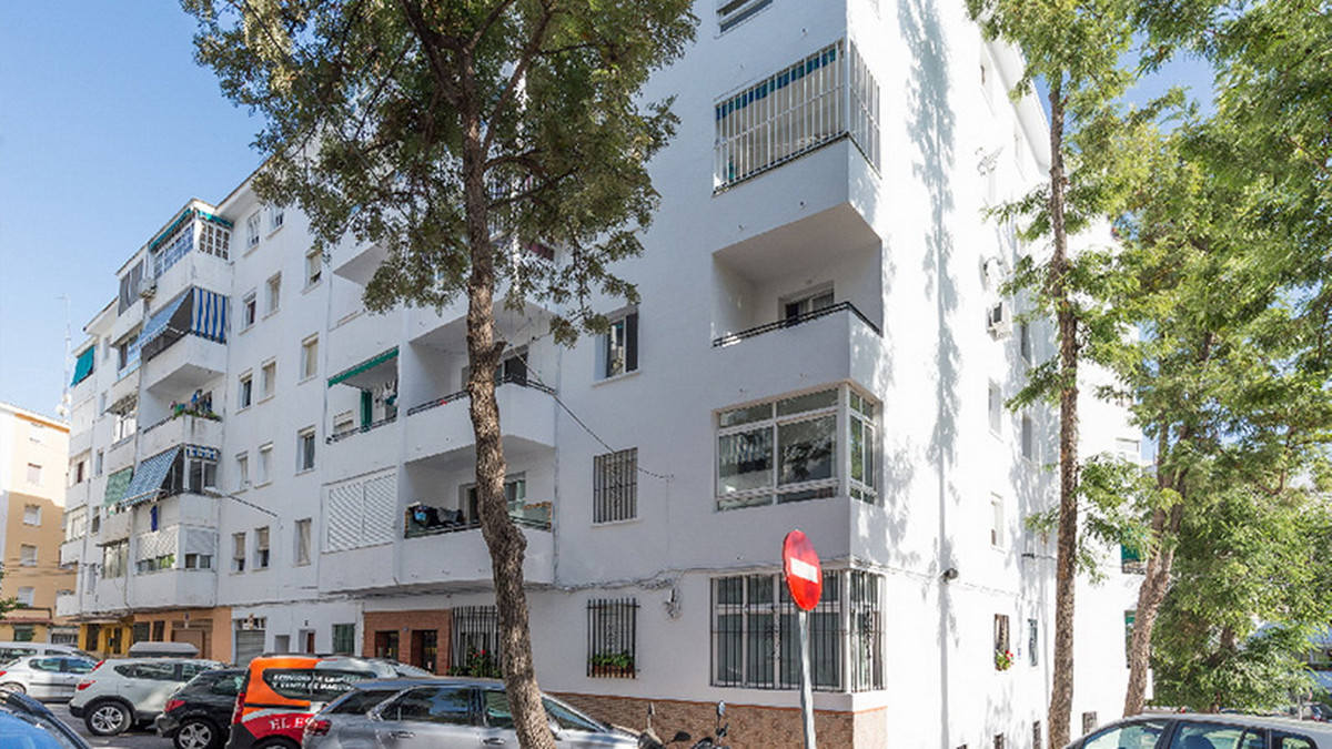 Ground Floor Apartment, Marbella, Costa del Sol.
3 Bedrooms, 1 Bathroom, Built 113 m².

Orientation , Spain