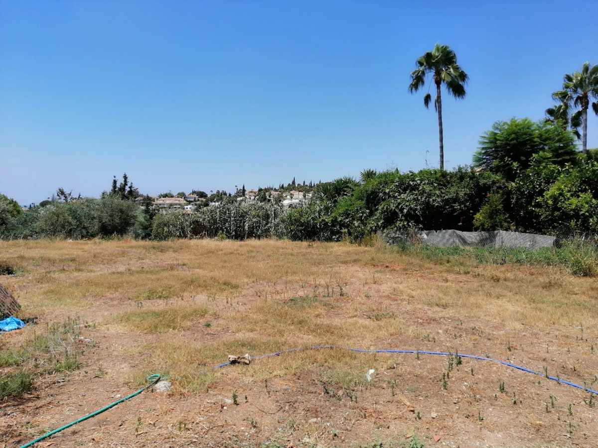 Plot located in Elviria

They are two plots but they are sold together, they total 1689m2 and 33% of, Spain