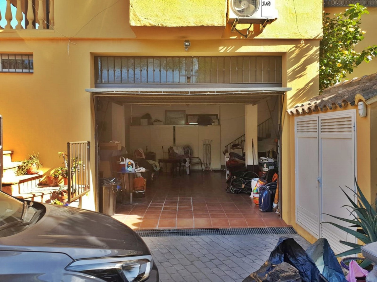 5 Bedroom Detached Villa For Sale Nueva Andalucía