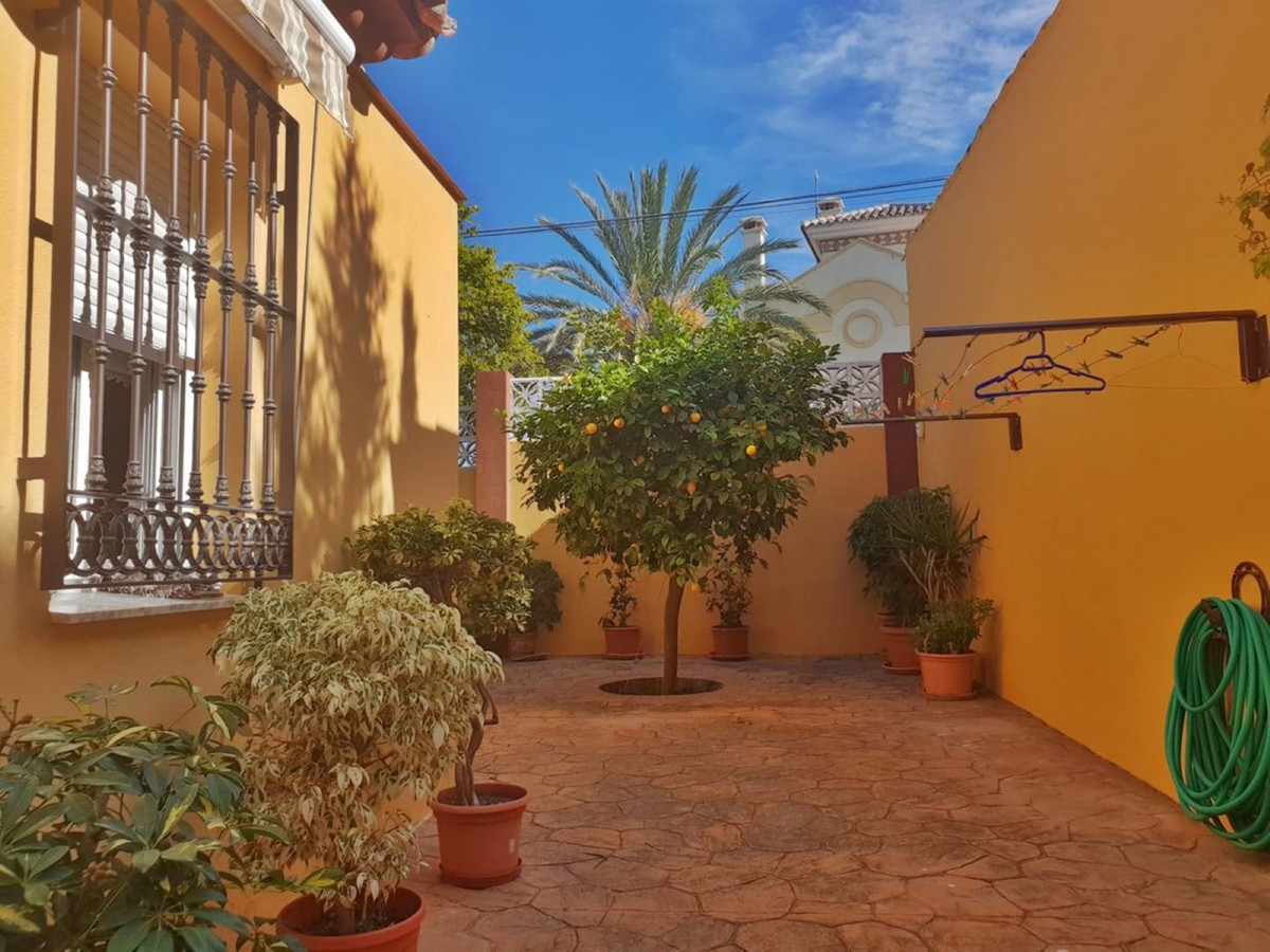 Villa con 5 Dormitorios en Venta Nueva Andalucía