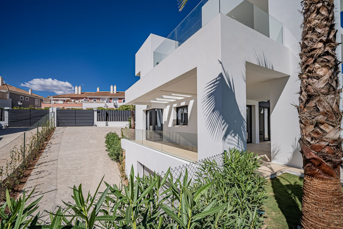 Villa te koop in El Paraiso R4184542