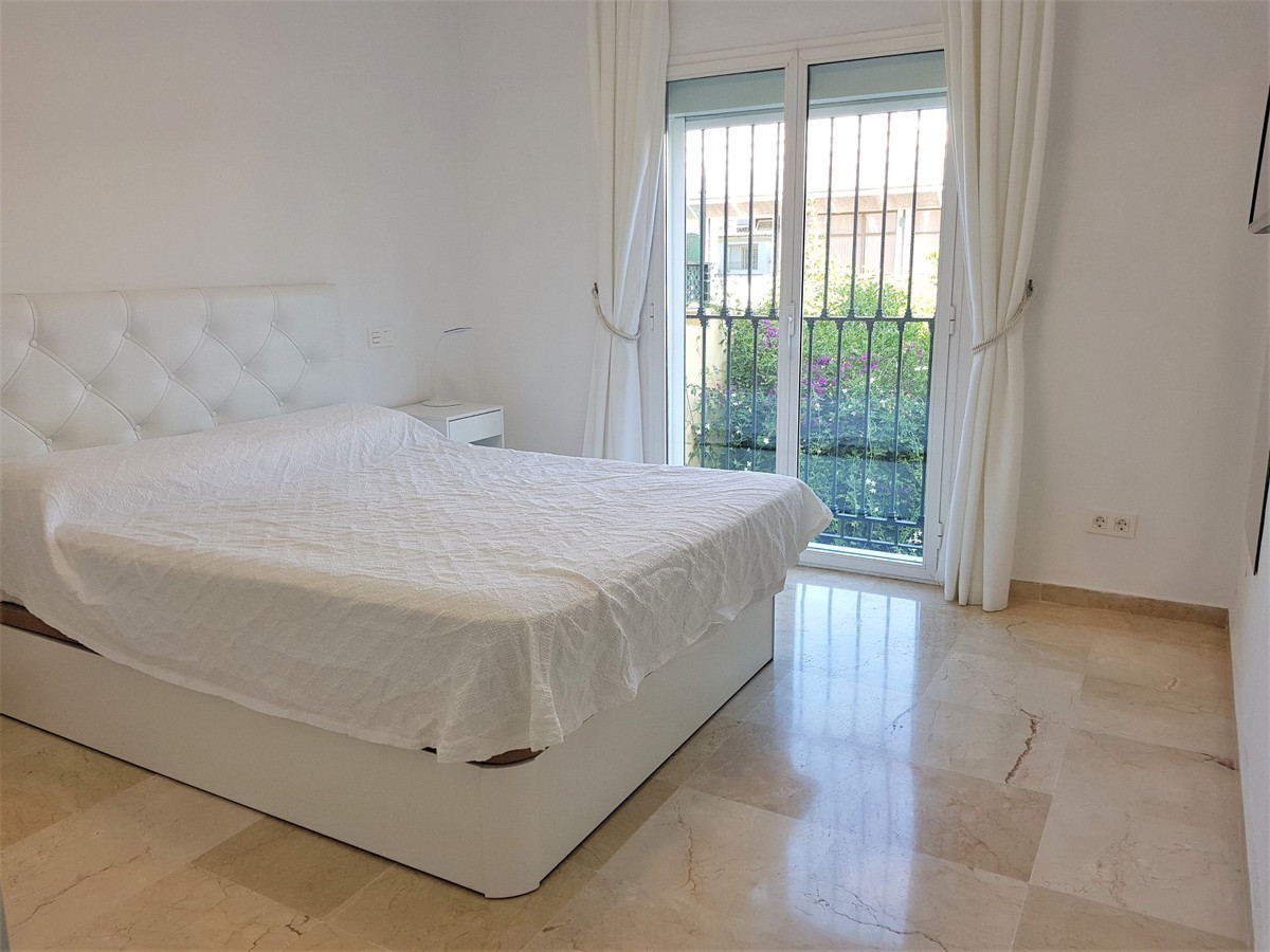 3 bedroom Apartment For Sale in Guadalmina Alta, Málaga - thumb 4