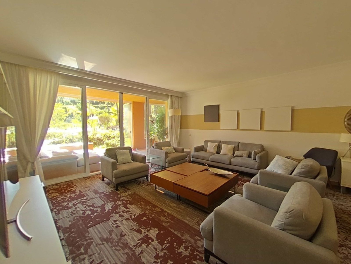 Begane grond appartement te koop in Nueva Andalucía R4434976