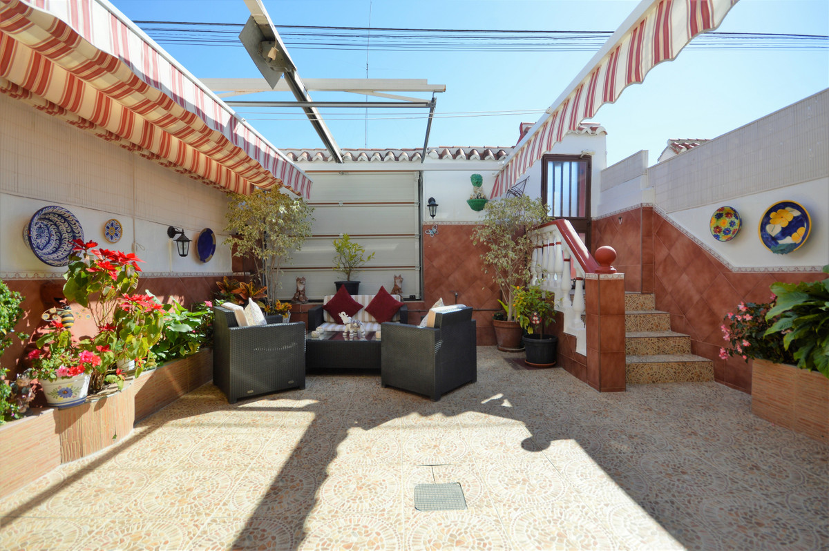 Townhouse for sale in Nueva Andalucía R4017400