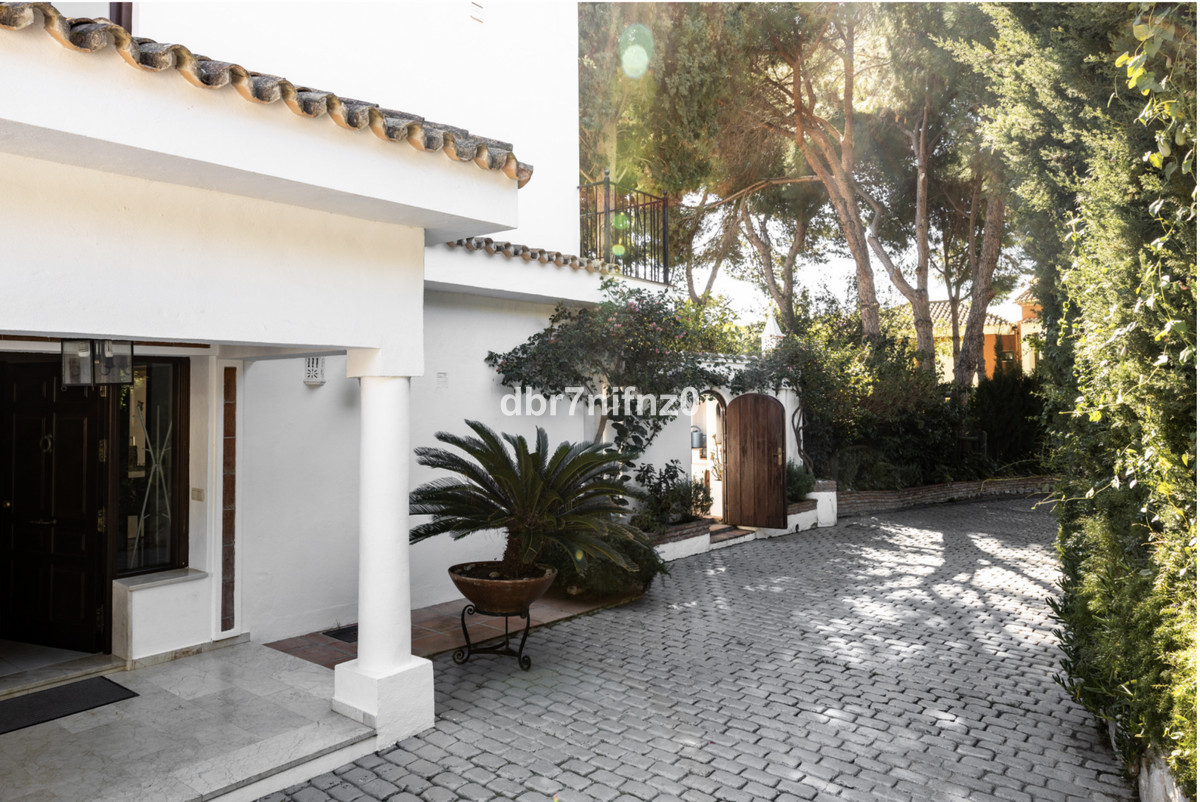 Villa Detached Marbella Málaga Costa del Sol R3989551 2