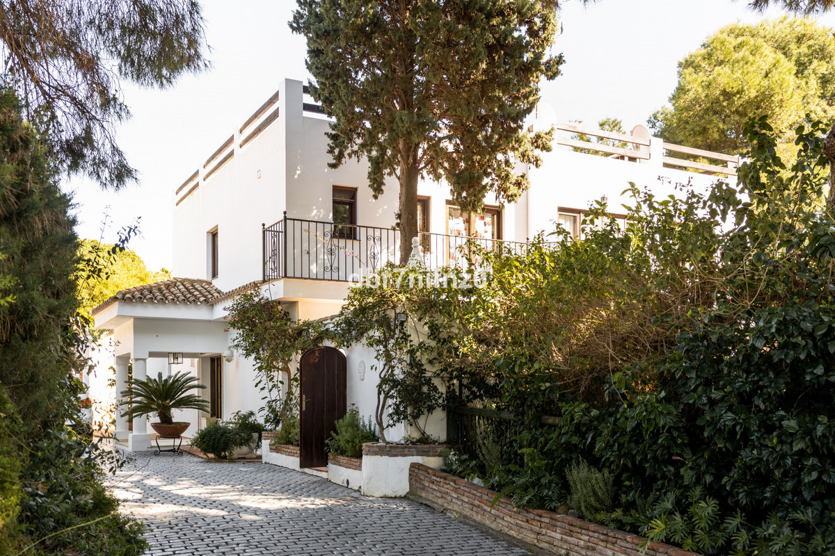 Villa Detached Marbella Málaga Costa del Sol R3989551 3
