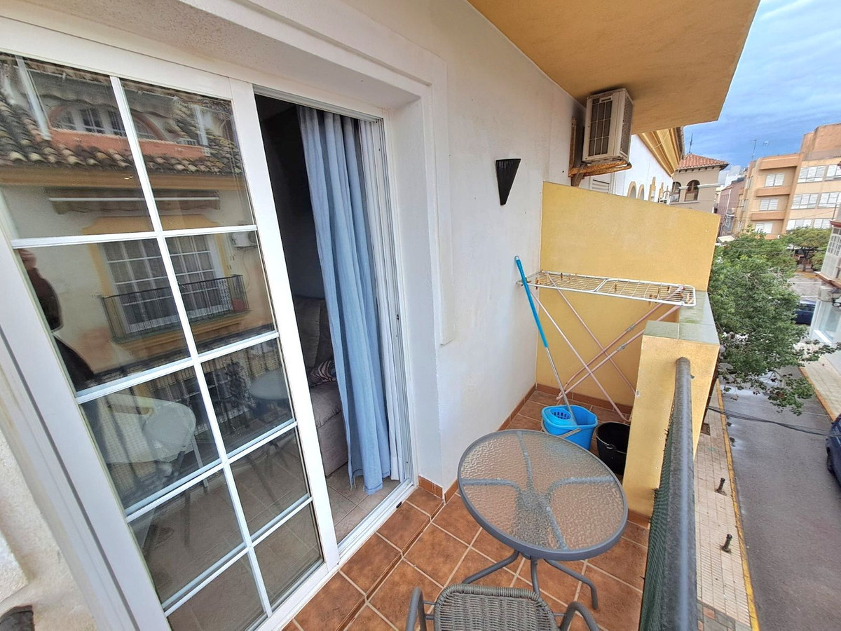 Middle Floor Apartment in Fuengirola R4196827