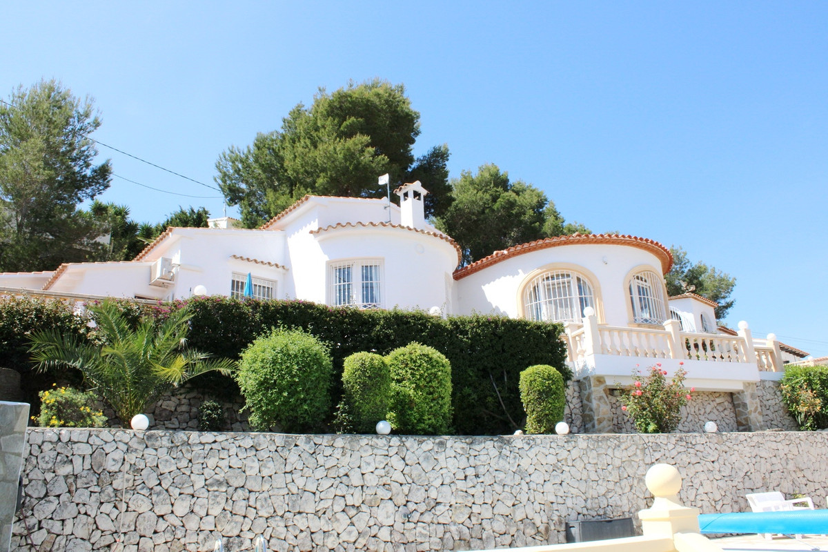 MONTEMAR – BENISSA COAST – DETACHED VILLA OFFERING FABULOUS VIEWS IN SOUGHT AFTER AREA.  SEPARATE IN, Spain