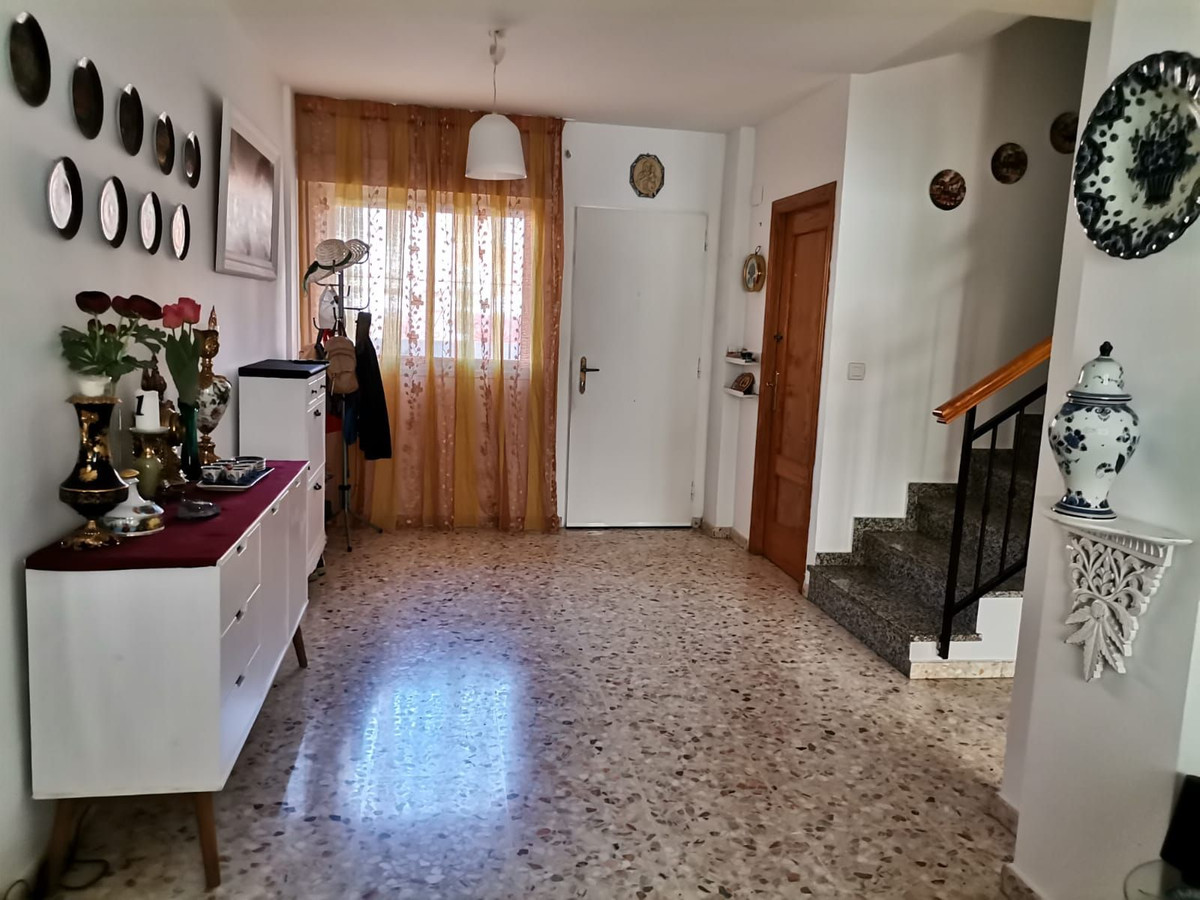 For sale in the center of Motril beach townhouse with 3 bedrooms and 3 bathrooms, it has a large spa, Spain