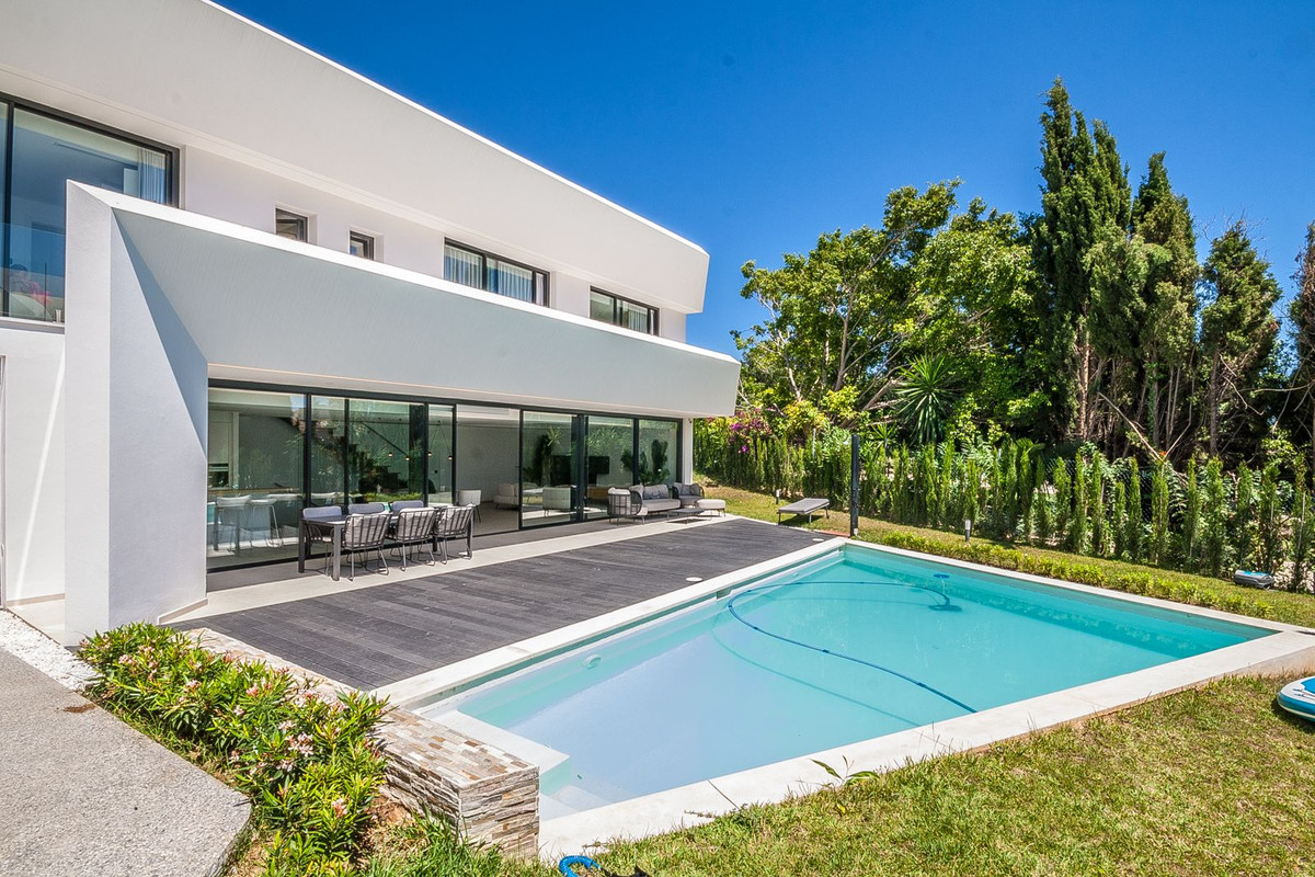 5 Bedroom Detached Villa For Sale Marbella, Costa del Sol - HP4345987