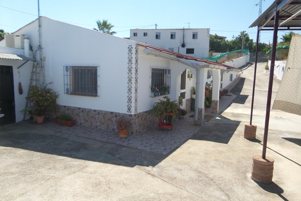 4 Bedroom Detached Villa For Sale Alhaurín de la Torre, Costa del Sol - HP4269004