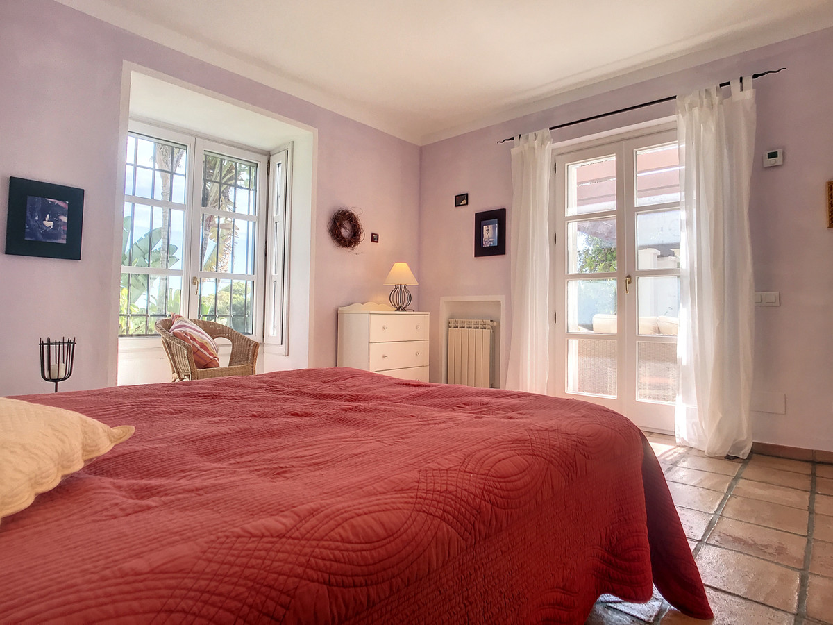 3 Bedroom Villa for sale Estepona