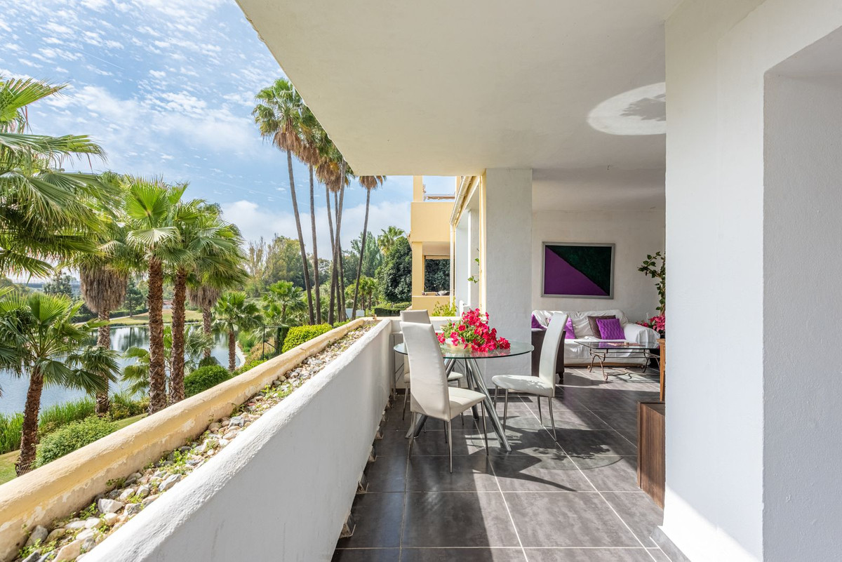Apartamento Planta Media en La Quinta, Costa del Sol
