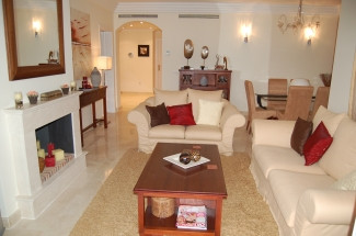 Luxury 3 bedroom, 3 bathroom apartment situated within easy walking distance of the beach and golf c, Spain