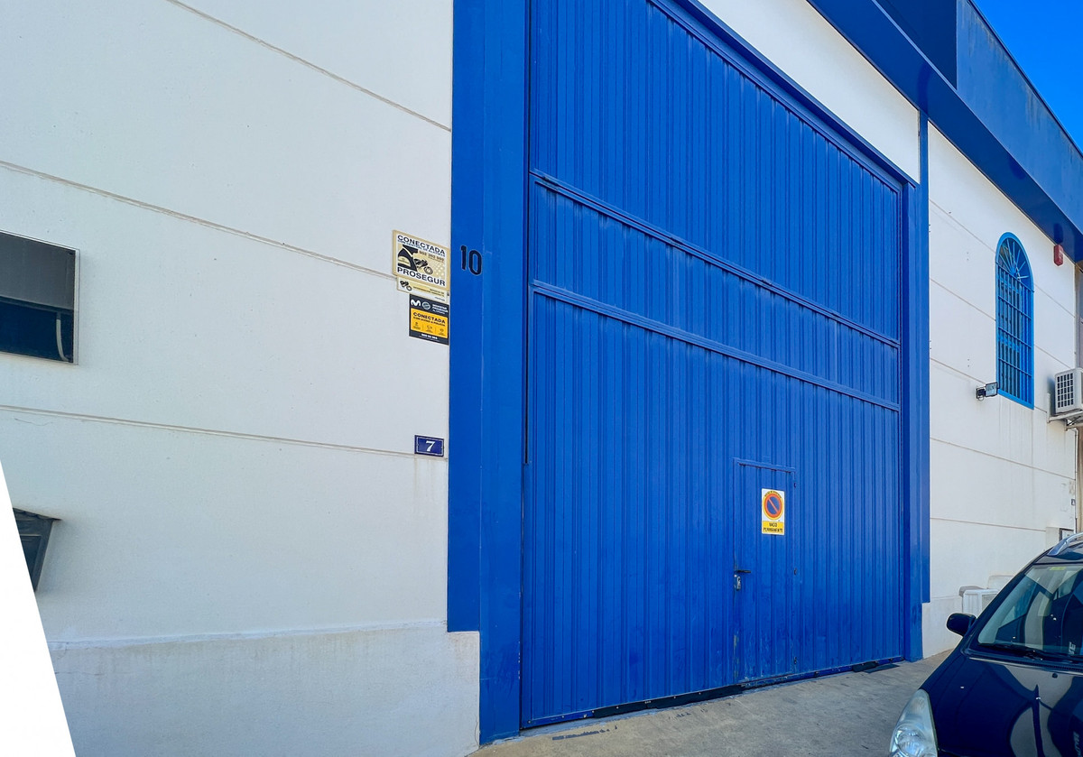 Industrial warehouse for sale in San Pedro de Alcantara, ideally located and distributed over 3 leve, Spain