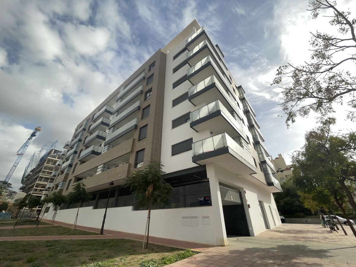 Апартамент средний этаж для продажи в Estepona, Costa del Sol