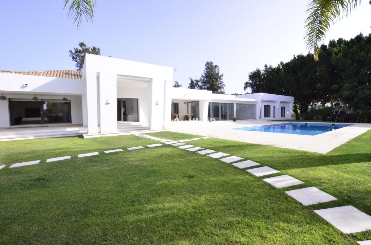 6 Bedroom Detached Villa For Sale Sotogrande Costa, Costa del Sol - HP4622542