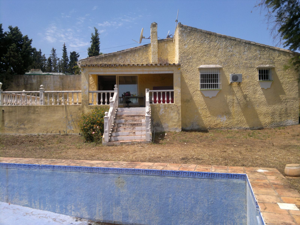 Villa Finca for sale in Guadalmina Alta, Costa del Sol