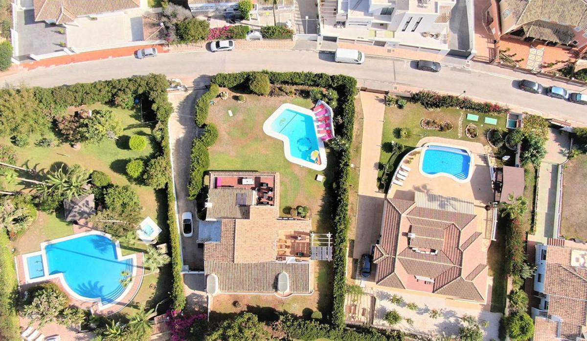 5 Bedroom Detached Villa For Sale El Chaparral