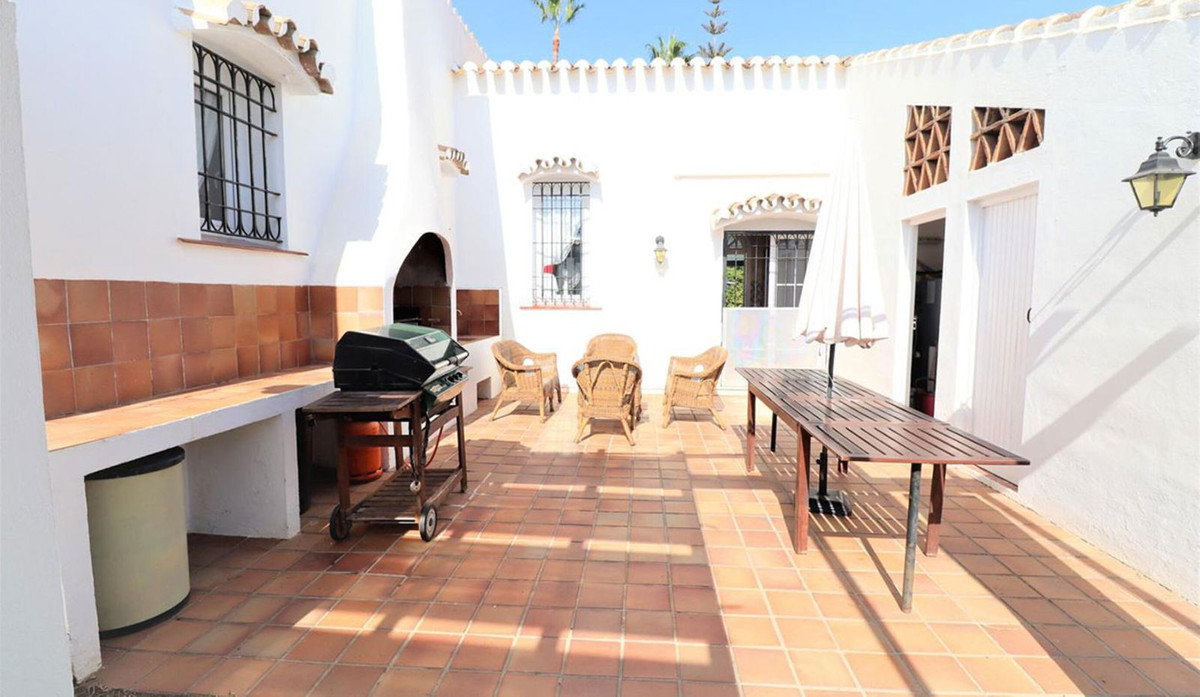 5 Bedroom Detached Villa For Sale El Chaparral