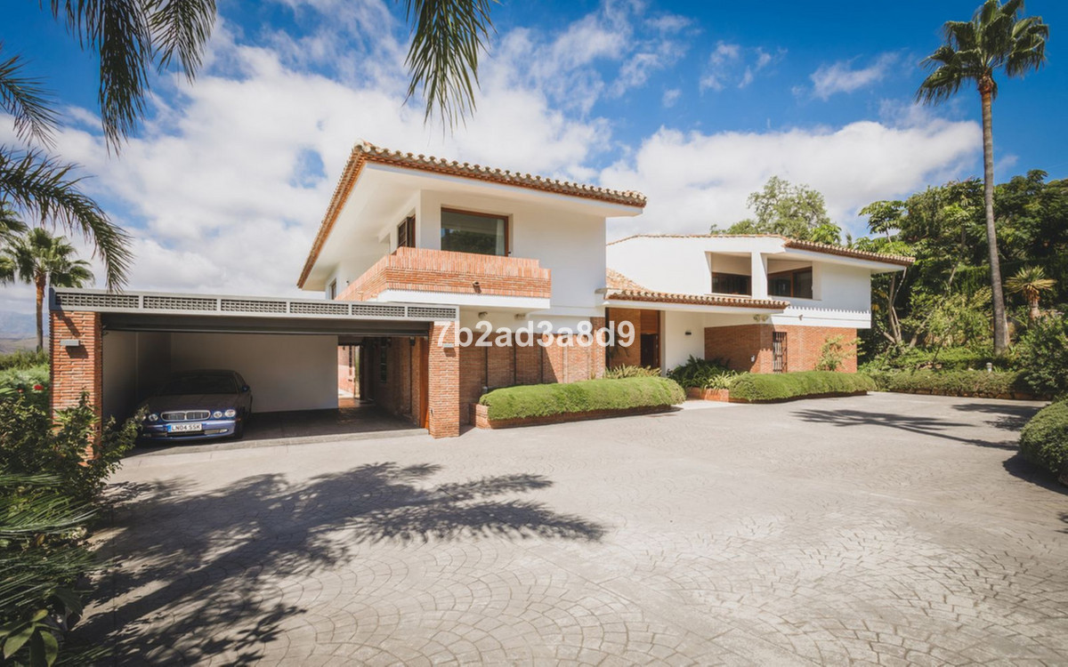 Villa te koop in Hacienda Las Chapas R4712545