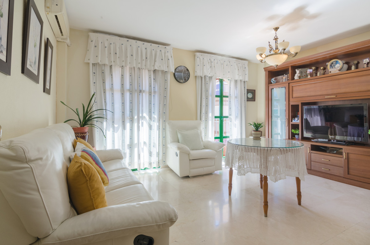 Top Floor Apartment for sale in Fuengirola, Costa del Sol