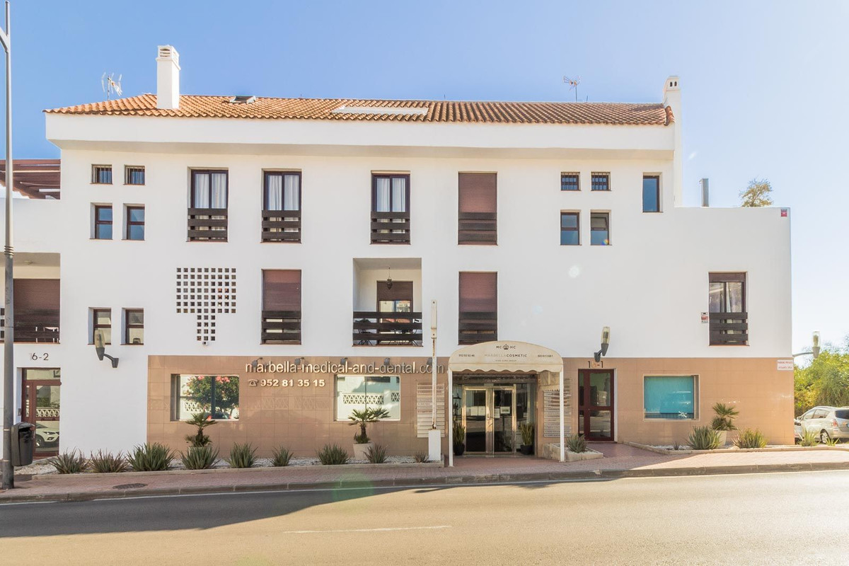 Commercial Premises for sale in Nueva Andalucia, Marbella
