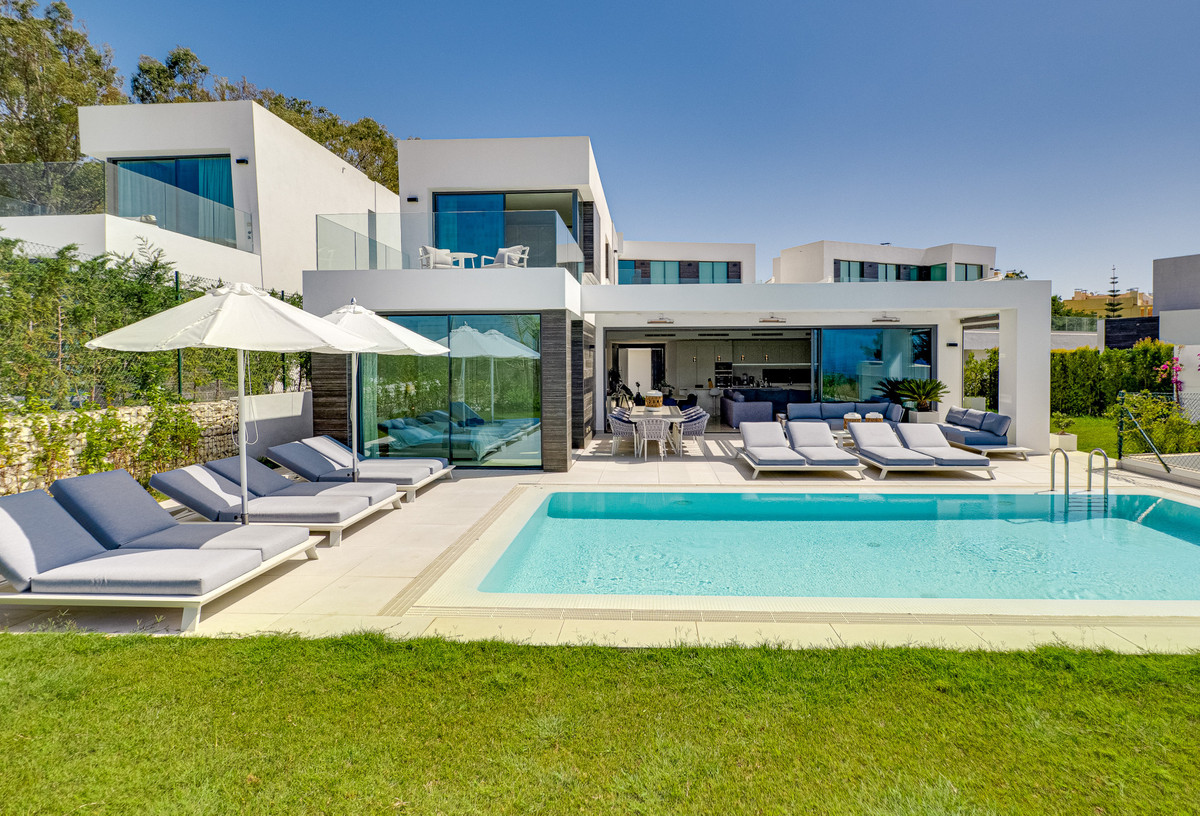 Detached Villa for sale in Marbella R3978478