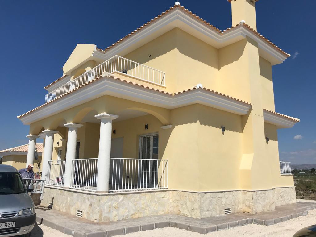 This is a great opportunity to pick up a brand-new Villa fully customised to your requirements. Set , Spain