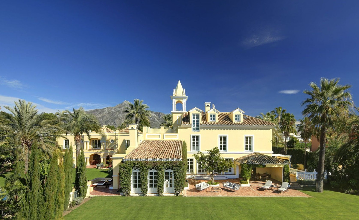 On one of the most prestigious residential areas of the Costa del Sol, Villa Poniente is two individ, Spain