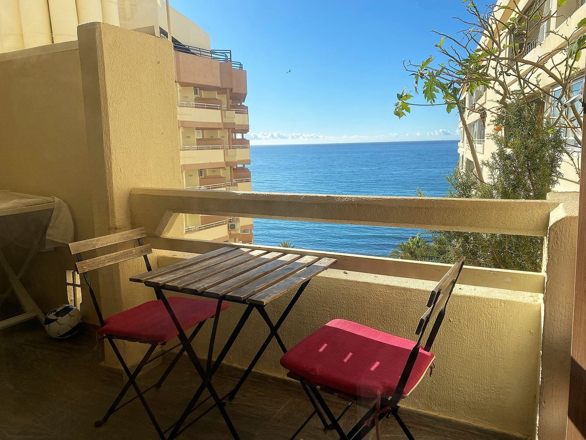 2 Bedroom Middle Floor Apartment For Sale Marbella, Costa del Sol - HP4552093