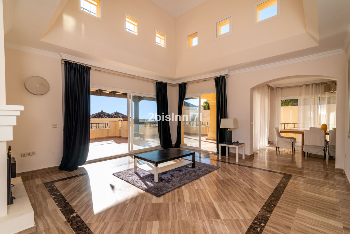 4 bedroom Apartment For Sale in Elviria, Málaga - thumb 9