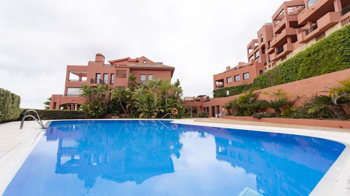 Middle Floor Apartment, Mijas, Costa del Sol.
2 Bedrooms, 2 Bathrooms, Built 227 m².

Setting : Urba, Spain