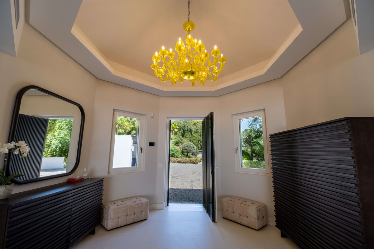 5 bed Property For Sale in Benahavis, Costa del Sol - thumb 6