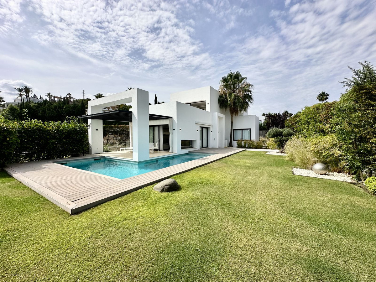 Villa Detached for sale in New Golden Mile, Costa del Sol