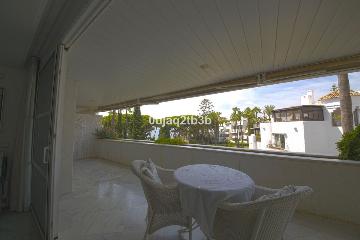 Middle Floor Apartment for sale in Marbella R4426597